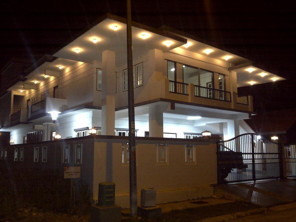 נילאי Formula One Bed And Breakfast F1 Sepang Klia Klia2 Kuala Lumpur International Airport Transit מראה חיצוני תמונה