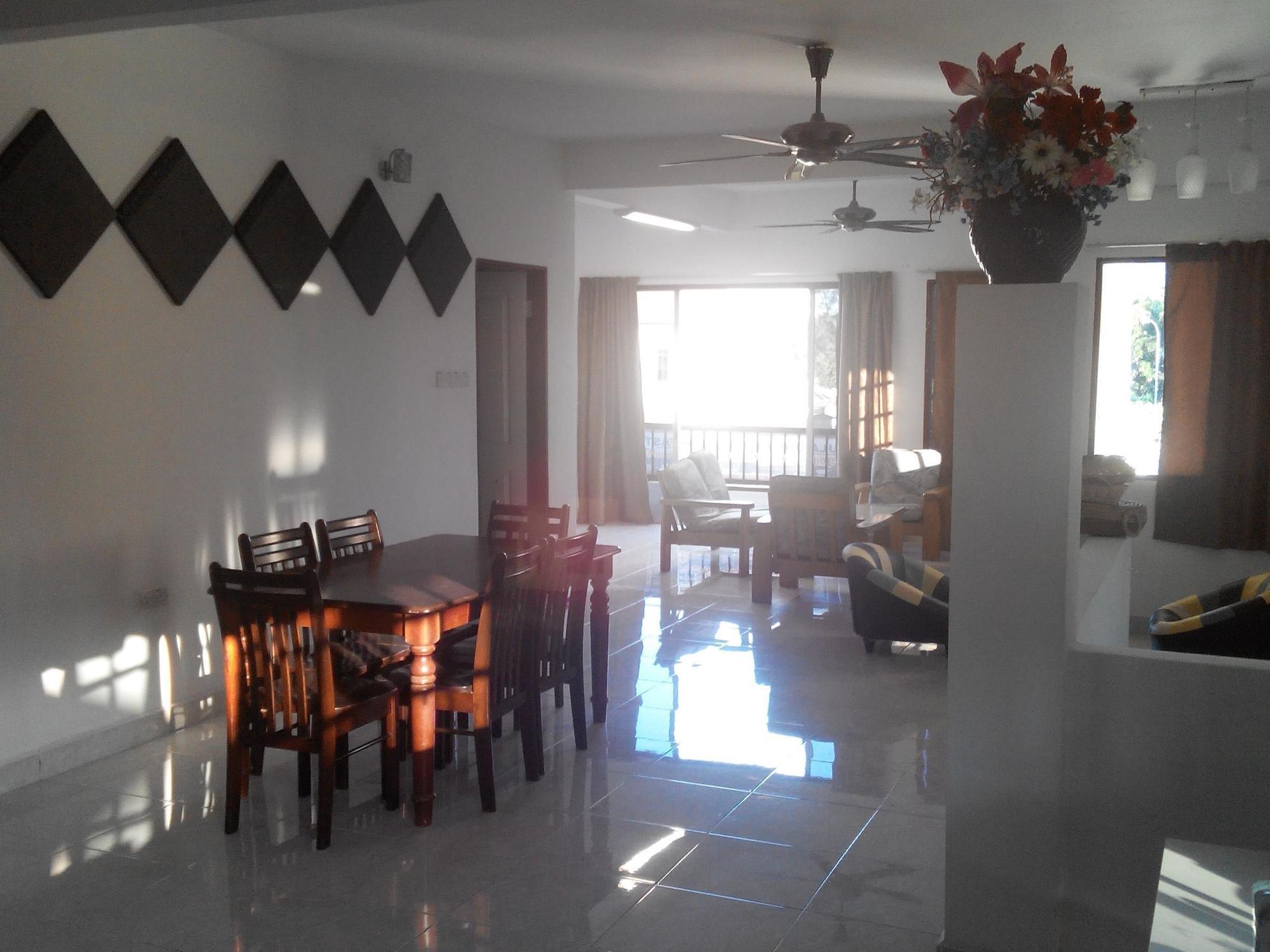 נילאי Formula One Bed And Breakfast F1 Sepang Klia Klia2 Kuala Lumpur International Airport Transit מראה חיצוני תמונה